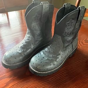 Size 10, roper, western boots, blue.